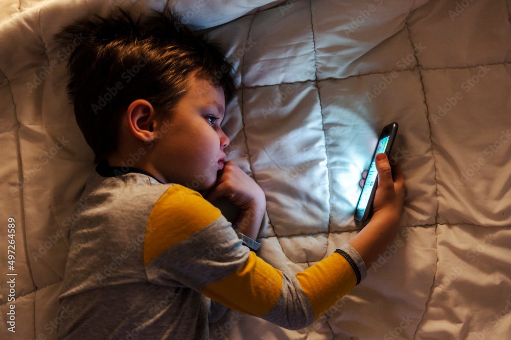 Don't give smartphones to kids under 11, says UK mobile phone firm