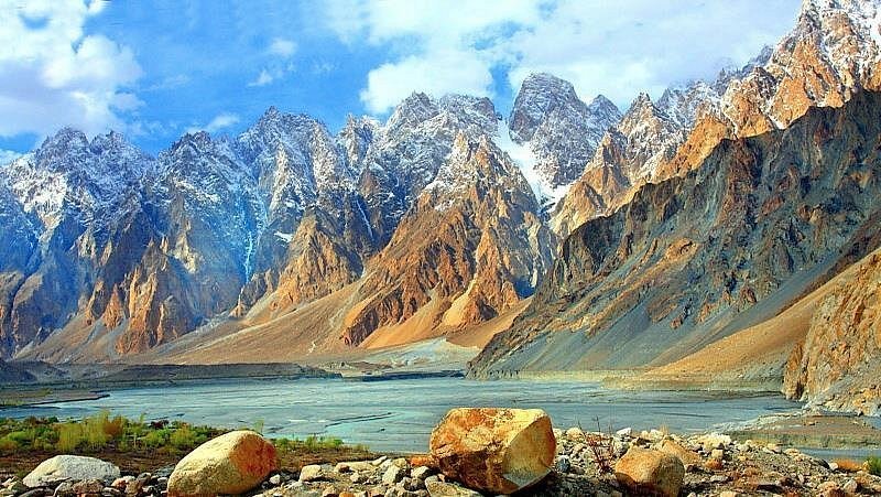 Top 10 places to visit in Pakistan