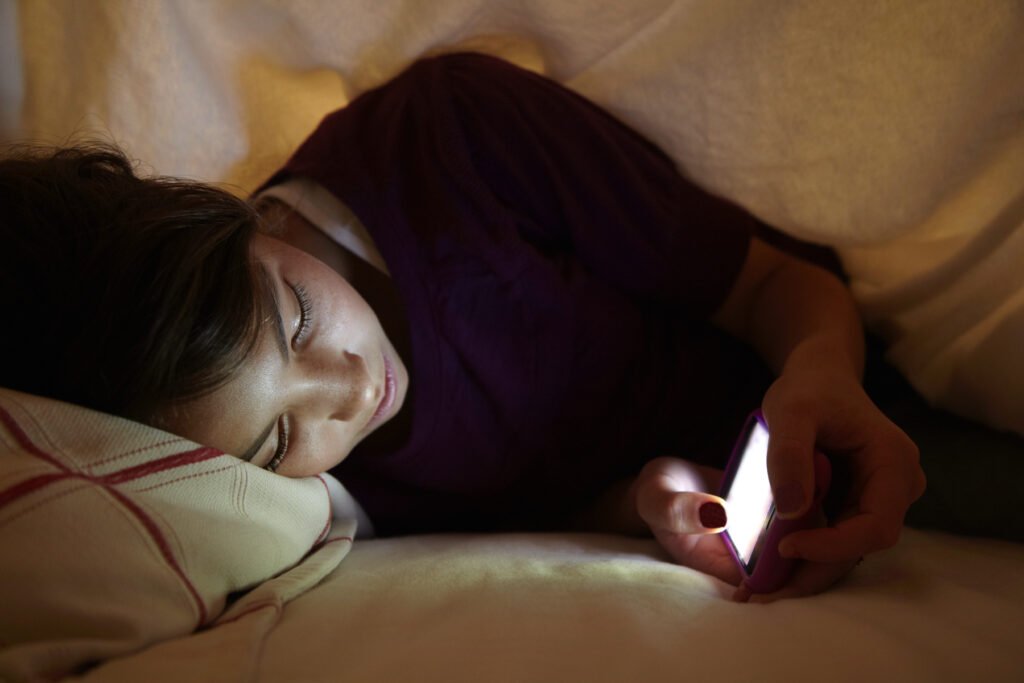 Don't give smartphones to kids under 11, says UK mobile phone firm