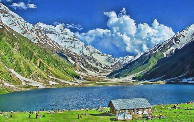 Top 10 places to visit in Pakistan